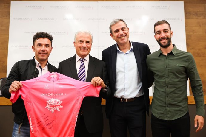 'Purito' Rodríguez, Josep Maria Cabanes I Oliver Avilés En La Roda De Premsa D'Aquest Dimecres