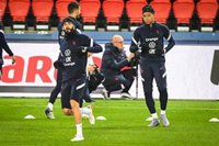 Benzema y Mbappé lideran la potente lista de Francia para Catar