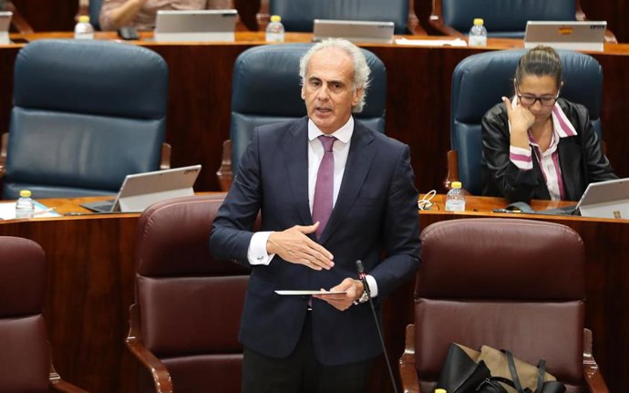 El consejero de Sanidad de la Comunidad de Madrid, Enrique Ruiz Escudero, en una sesión plenaria en la Asamblea de Madrid  