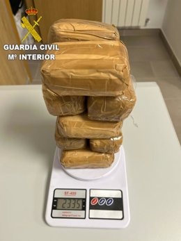 Dos detenidos en Cuenca cuando transportaban en un vehículo más de dos kilos de hachís.