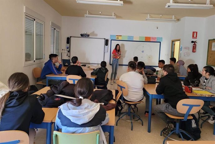 Más de 250 adolescentes de la provincia participan en talleres sobre gestión social y habilidades psicosociales organizados por la Diputación.