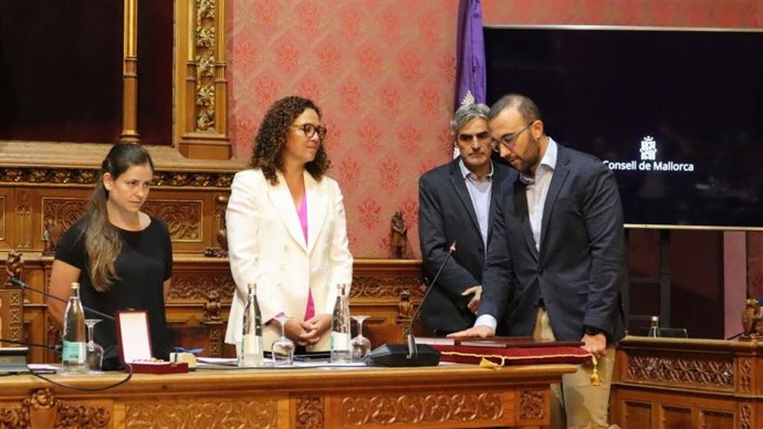 Ángel Hoyos toma posesión como conseller de Cs en el Consell de Mallorca