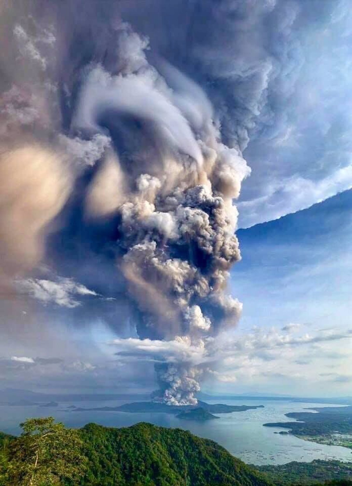 registró señales geoquímicas precursoras de la erupción del volcán Taal de Filipinas