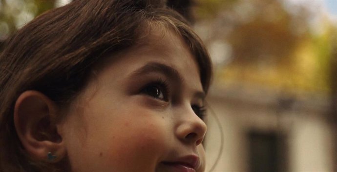 Marta, la niña que protagoniza la campaña de Aldeas Infantiles.