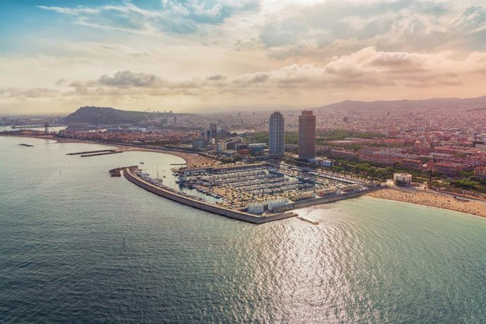Archivo - Vista aria de Barcelona
