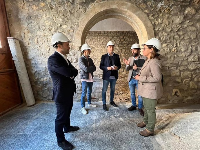 Visita a las obras de la nueva oficina de turismo