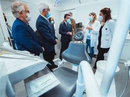 El presidente de la Generalitat, Pere Aragons, y el conseller de Salud, Manel Balcells, este jueves en el CAP de Arbúcies (Girona)