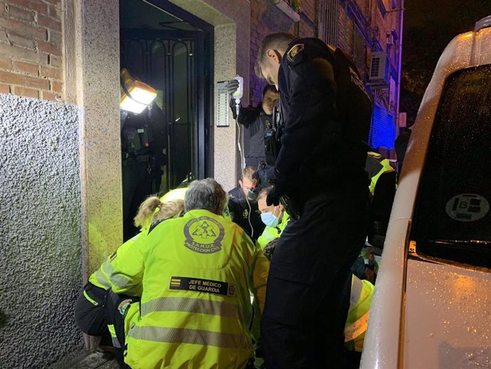 Servicios de emergencia atienden en Usera a un herido de arma blanca