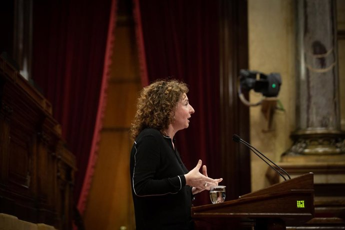 Archivo - La diputada de la CUP Montserrat Vinyets