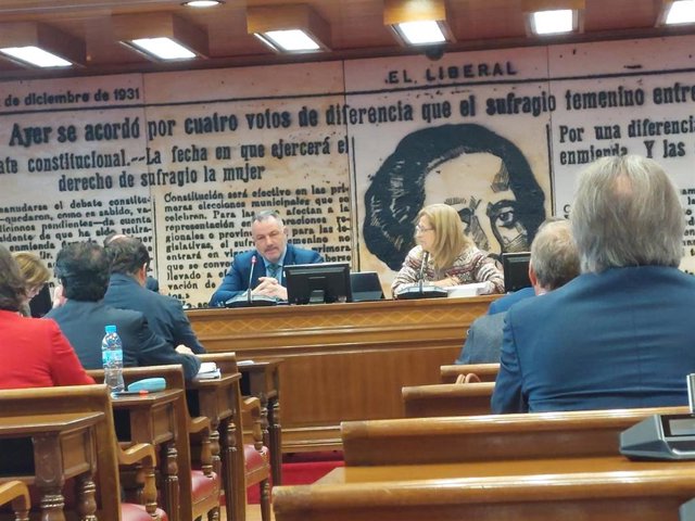 Eduardo Morán comparece en el Senado.