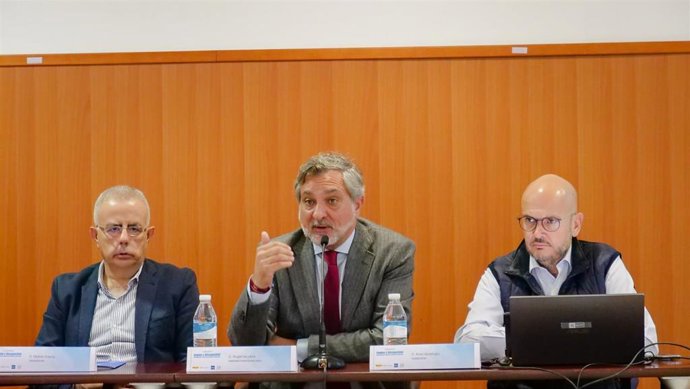 El vicepresidente de la Diputación interviene en un acto de la FAAM.