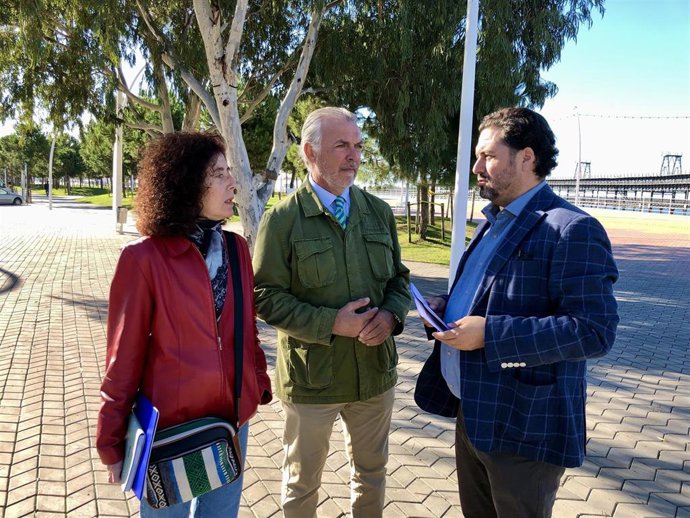Los populares en rueda de prensa.