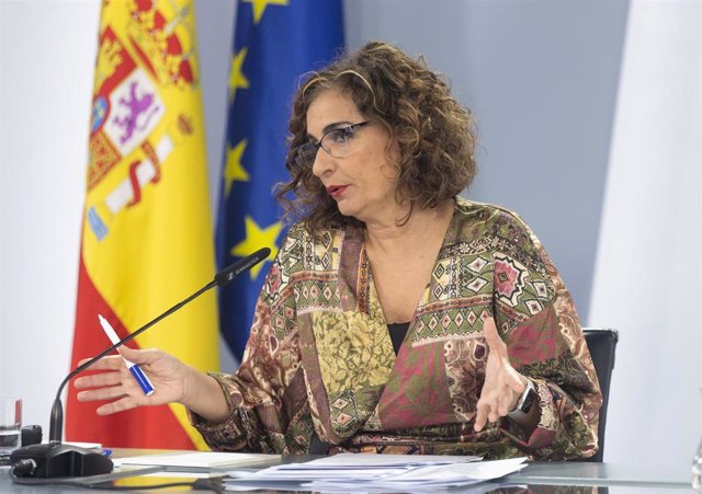 La ministra de Hacienda, María Jesús Montero, en una rueda de prensa posterior al Consejo de Ministros, en el Palacio de la Moncloa, a 8 de noviembre de 2022, en Madrid (España). 