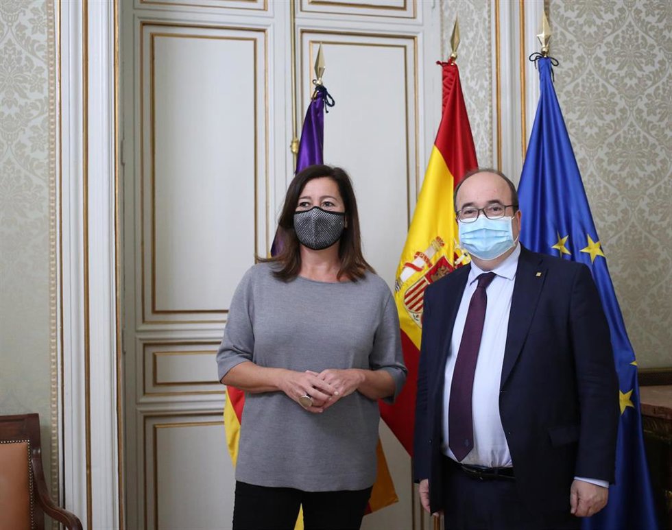 Archivo - La presidenta del Govern, Francina Armengol, y el minisitro de Cultura y Deportes, Miquel Iceta.