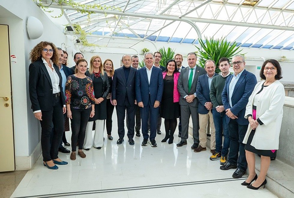 El consejero Javier López Marcano acude a la Comisión de Hacienda del Parlamento para informar del presupuesto de 2023