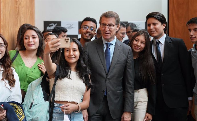 El presidente del Partido Popular, Alberto Núñez Feijóo, en la Universidad de las Américas, en Quito (Ecuador)