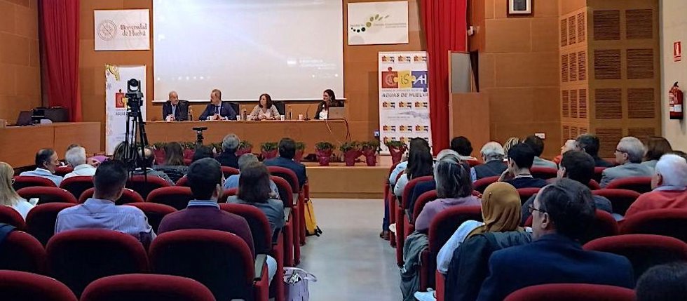 La Cátedra Aguas de Huelva de la UHU organiza unas jornadas técnicas sobre la calidad de las aguas de consumo.