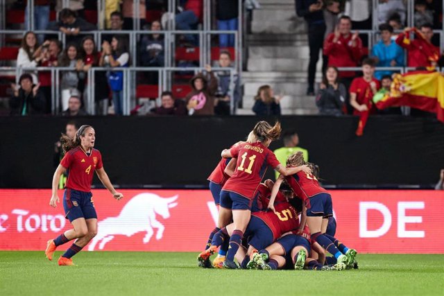 Las jugadoras de la selección española celebran uno de sus goles en el amistoso ante los Estados Unidos