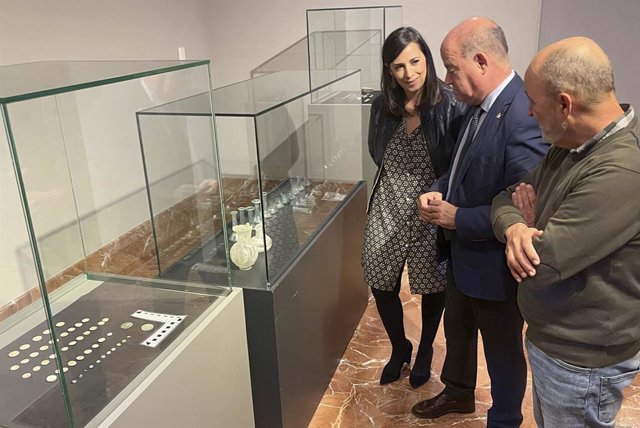 Archivo - Restos encontrados en Antequera (Málaga), que forman parte de una necrópolis romana formada por 54 enterramientos de los siglos I y II d.C.