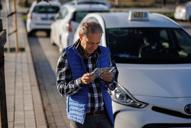 Imagen de archivo de un taxista