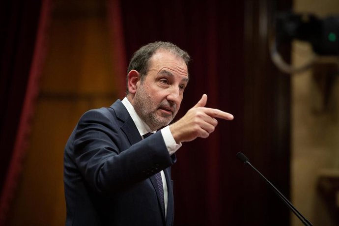 Archivo - El secretario general de PSC-Units per Avanar, Ramón Espadaler, durante la interpelación del PSC-Units al Govern sobre la deuda de la Generalitat con el ámbito local, en el Pleno del Parlament, a 2 de noviembre de 2021, en Barcelona, Cataluña