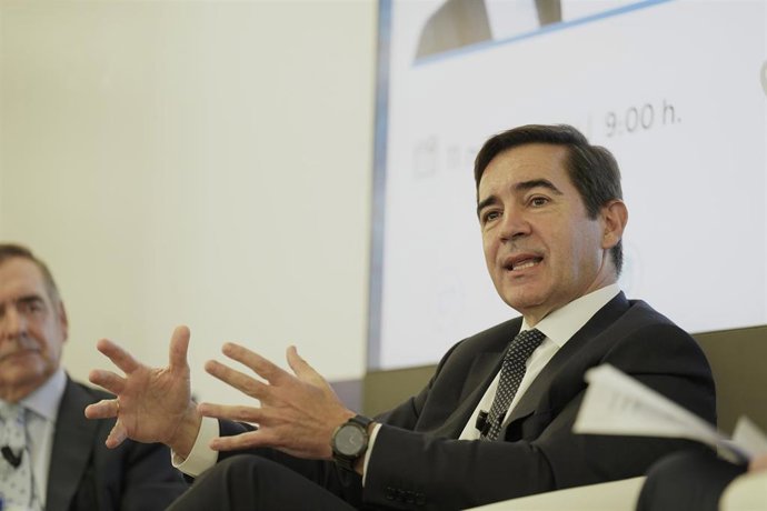 El presidente del BBVA, Carlos Torres Vila, durante el Encuentro Deusto Business Alumni, celebrado este viernes en la Universidad de Deusto