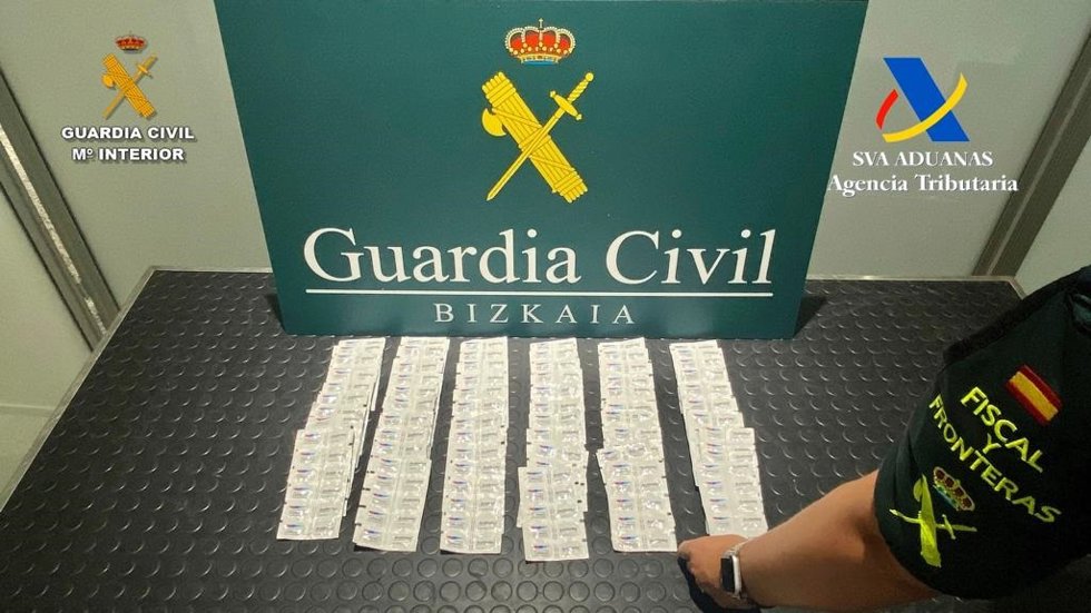 Intervenidas 600 pastillas anabolizantes en el aeropuerto de Bilbao a un pasajero procedente de Republica Dominicana