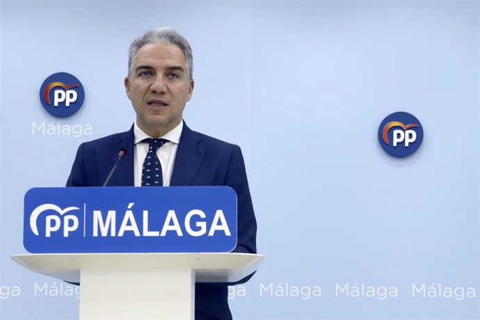 El coordinador general del PP, Elías Bendodo, durante su intervención en un encuentro con parlamentarios andaluces en la sede del PP Málaga.