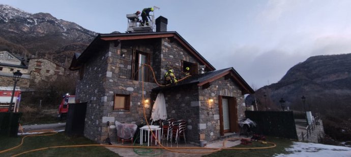 El SPEIS hace un llamamiento para el cuidado y mantenimiento de chimeneas para prevenir incendios en viviendas.