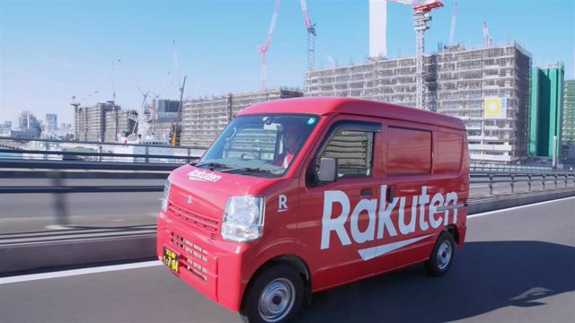 Archivo - Furgoneta con el logo de Rakuten en Japón.
