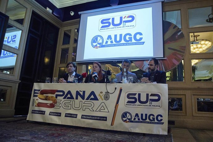 Dirigentes del SUP y AUGC en la rueda de prensa en la que anunciaron una manifestación el próximo 26 de noviembre
