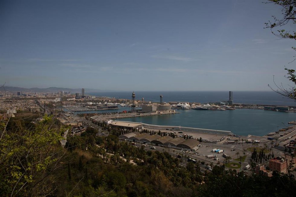 Archivo - Vista general del muelle de descarga del Puerto de Barcelona.