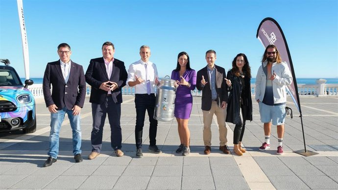 Presentación del campeonato de surf La Vaca Gigante.