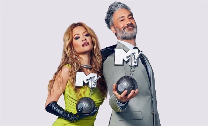 Rita Ora y Taika Waititi son los presentadores de los MTV EMAs 2022