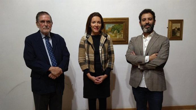 Calero, Ballesteros y Romero -de izquierda a derecha-, en la presentación de la obra sobre el pintor regionalista García Rodríguez.
