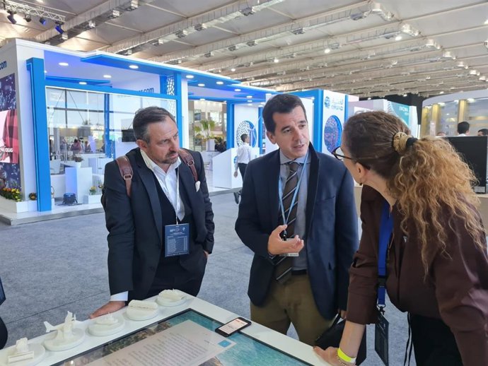 El consejero de Desarrollo Económico y Empresarial, Mikel Irujo, junto al CEO de Hydrogen Europe, Jorgo Chatzimarkakis, en la COP27