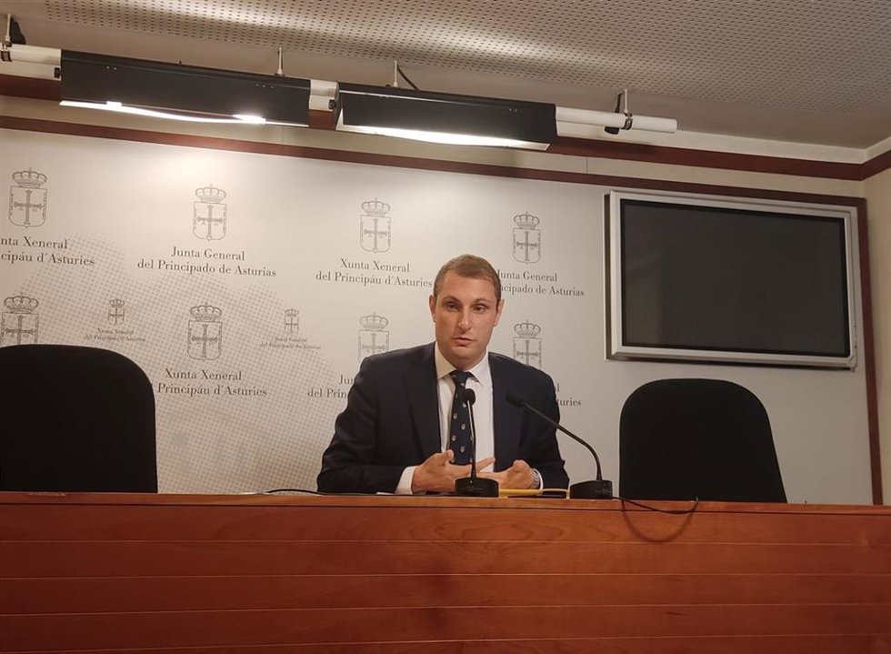 Archivo - Adrián Pumares en la Junta General.