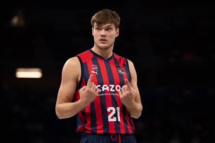 Archivo - El pívot estonio Maik Kotsar durante un partido del Cazoo Baskonia
