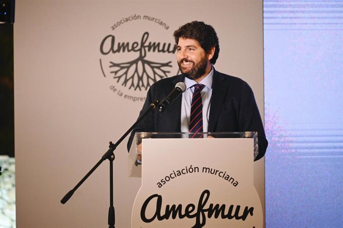 El jefe del Ejecutivo regional, Fernando López Miras, clausuró anoche la XXV edición de los Premios Herentia
