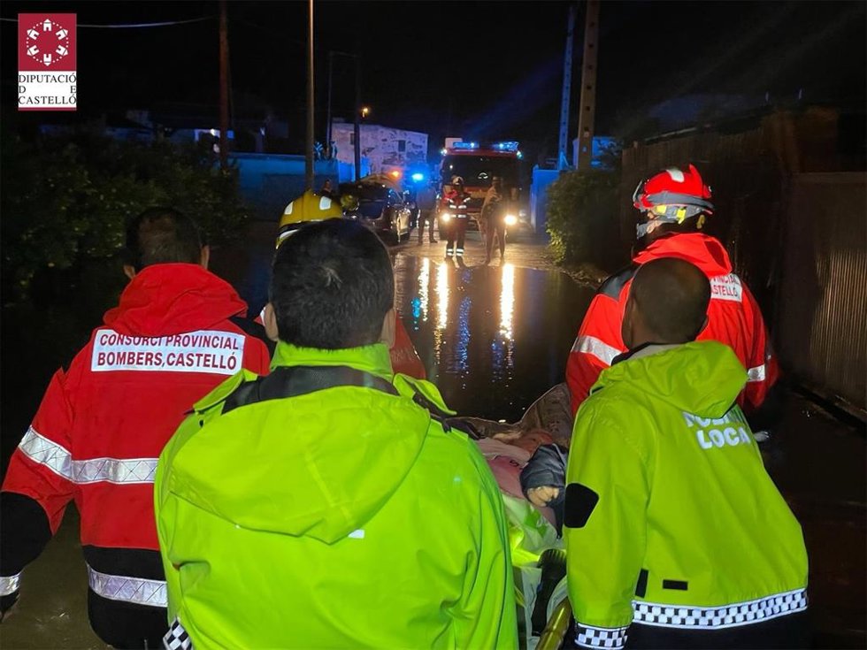 Bomberos del Consorci Provincial de Castellón en un servicio por las últimas lluvias