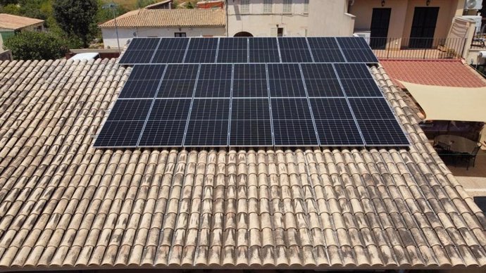 Archivo - Baleares supera el 10% en potencia fotovoltaica instalada y avanza en la descarbonización