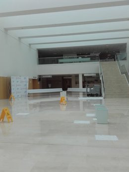 Archivo - Imagen de archivo de goteras en el Hospital la Fe de Valncia