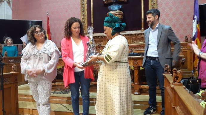 El Consell abre las puertas a 'Les Elegides'