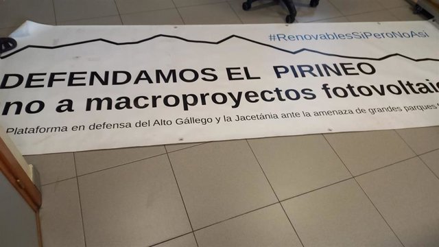 Mesa informativa en Biescas.