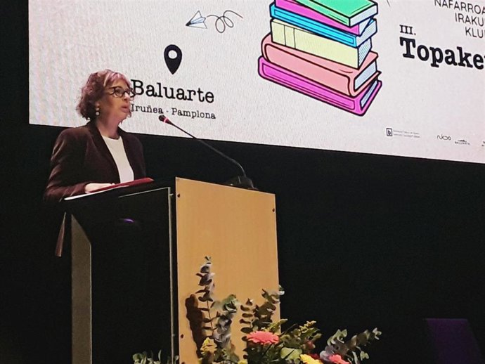 La consejera de Cultura y Deporte del Gobierno de Navarra, Rebeca Esnaola, en la apertura de los encuentros de clubes de lectura