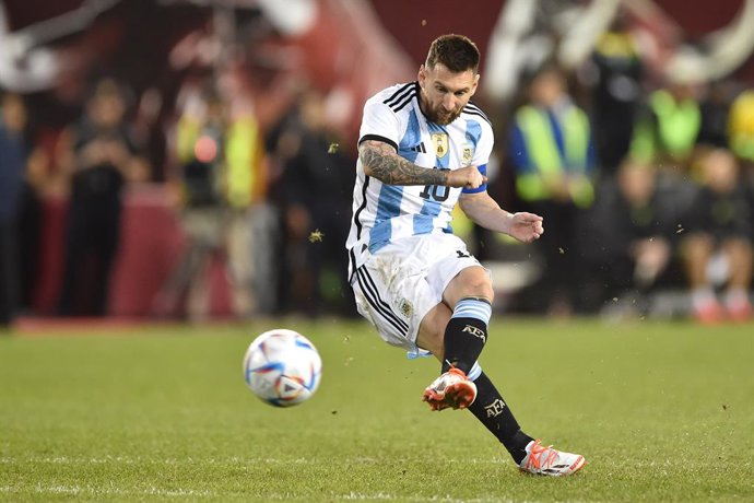 Archivo - 27 September 2022, US, Harrison: Argentina's Lionel Messi scores a goal during the friendly soccer match between Argentina and Jamaica at Red Bull Arena. Photo: Brooks Von Arx/ZUMA Press Wire/dpa