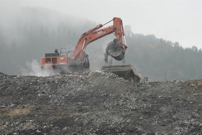 Archivo - Imagen del vertedero de Zaldibar, Euskadi (España), a 9 de octubre de 2020