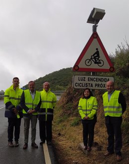 Imagen de la reunión entre la Diputación de Córdoba y la Dirección General de Tráfico para la señalización inteligente para ciclistas en la CO-3402.