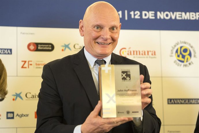El director de la GSMA, John Hoffmann, homenatjat en la XXVII Trobada d'Economia a Castell-Platja d'Aro (Girona)