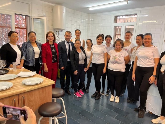 Un total de 13 mujeres con dificultades de inserción laboral se forman en hostelería en la Universidad Popular de Jaén
